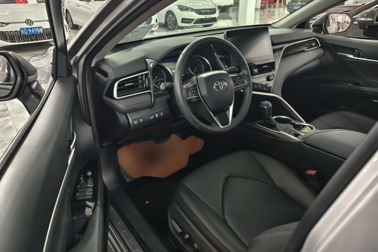 Used Toyota Camry 2021 2.0G Luxury Edition Interior 1
