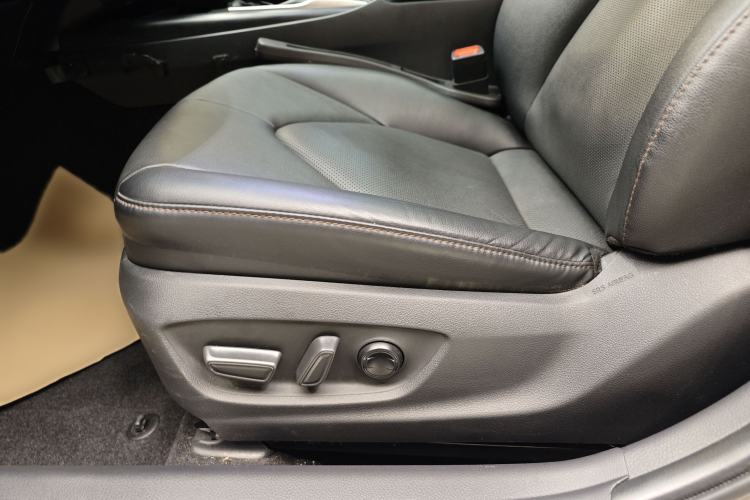 Used Toyota Camry 2021 2.0G Luxury Edition Interior 1
