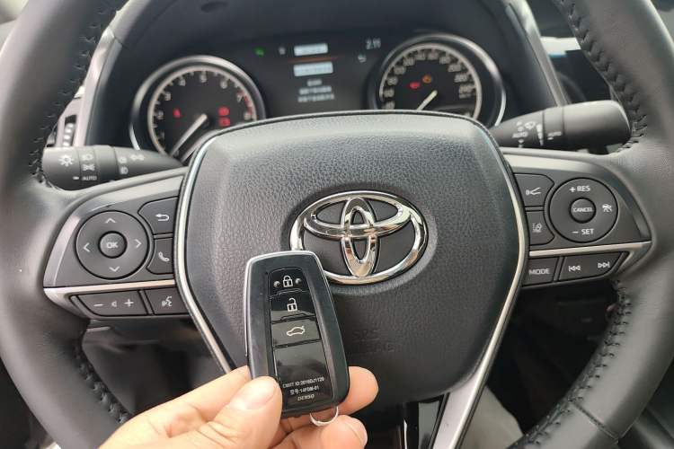 Used Toyota Camry 2021 2.0G Luxury Edition Interior 1