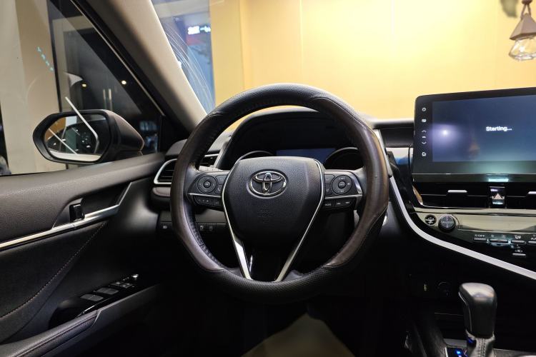 Used Toyota Camry 2021 2.0G Luxury Edition Interior 10