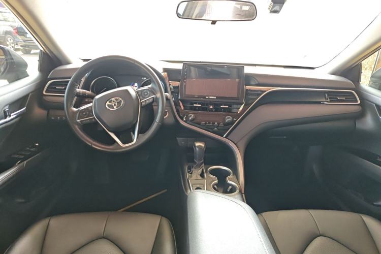 Used Toyota Camry 2021 2.0G Luxury Edition Interior 2