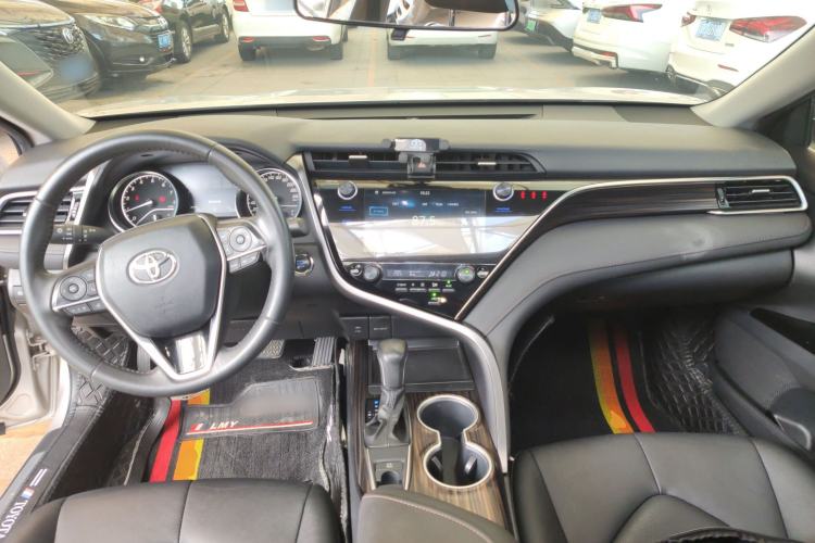 Used Toyota Camry 2021 2.0G Luxury Edition Interior 2