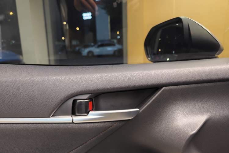 Used Toyota Camry 2021 2.0G Luxury Edition Interior 3