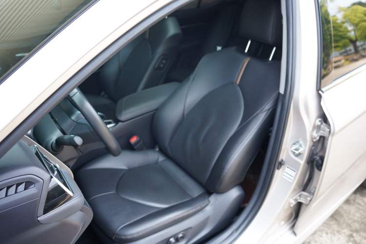 Used Toyota Camry 2021 2.5G Luxury Edition Interior 3
