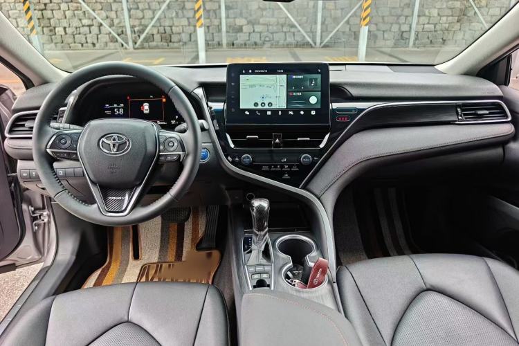 Used Toyota Camry 2021 Dual-Motor 2.5HG Luxury Edition Interior 4
