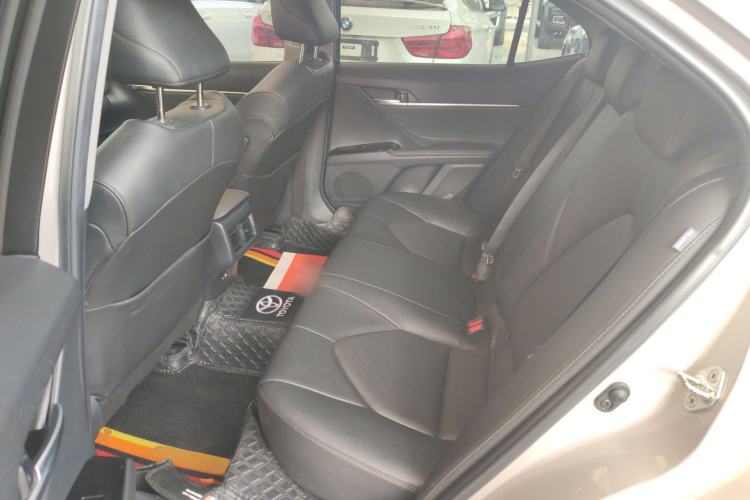 Used Toyota Camry 2021 2.0G Luxury Edition Interior 4