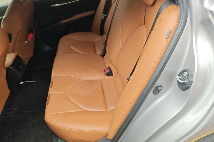 Used Toyota Camry 2021 2.0G Luxury Edition Interior 4