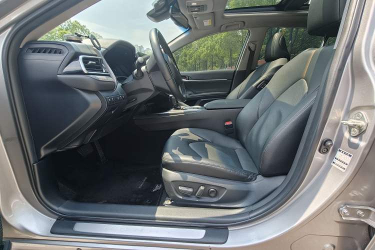 Used Toyota Camry 2021 2.5G Luxury Edition Interior 4