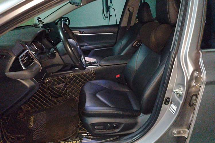 Used Toyota Camry 2021 2.0G Luxury Edition Left Front Seat