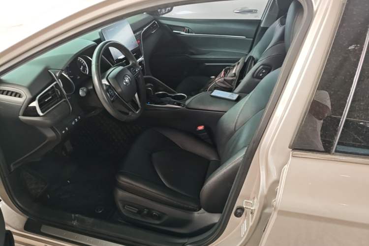 Used Toyota Camry 2021 2.0G Luxury Edition Left Front Seat
