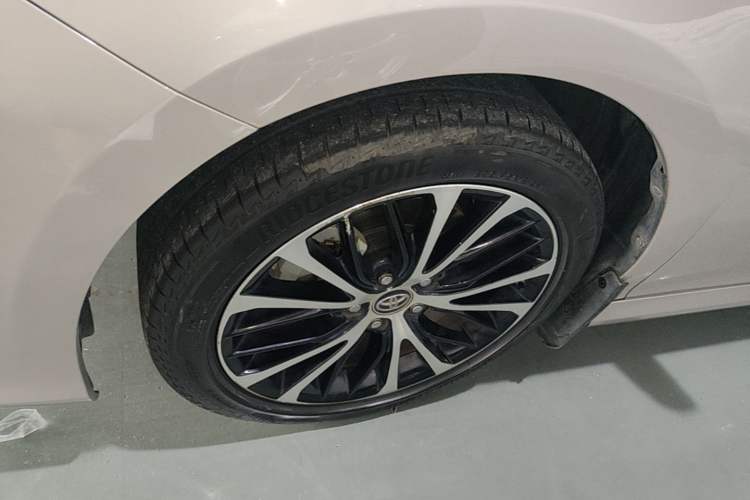 Used Toyota Camry 2021 2.5G Luxury Edition Left Front Wheel Hub