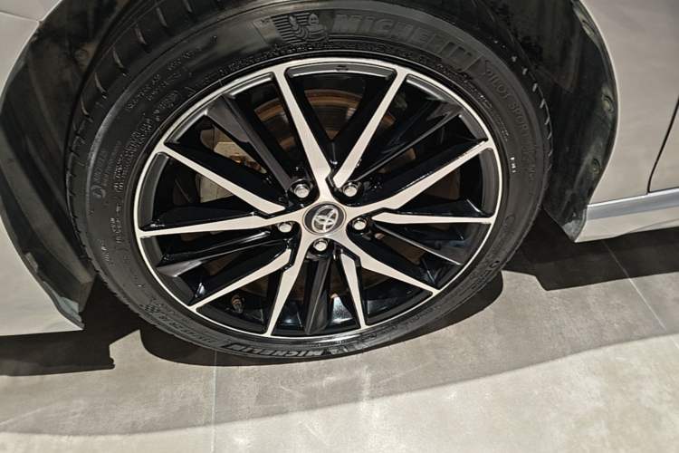 Used Toyota Camry 2021 Dual-Motor 2.5HS Fēngshàng Edition Left Front Wheel Hub