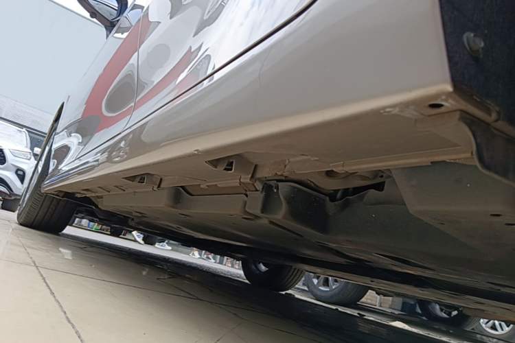 Used Toyota Camry 2021 2.0G Luxury Edition Left Side Sill