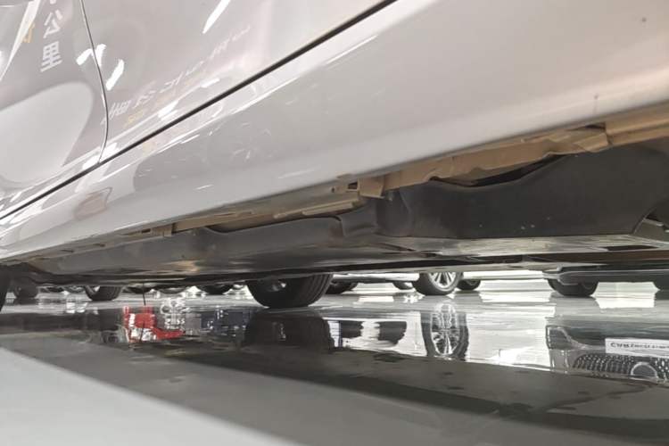 Used Toyota Camry 2021 Dual-Motor 2.5HG Luxury Edition Left Side Sill