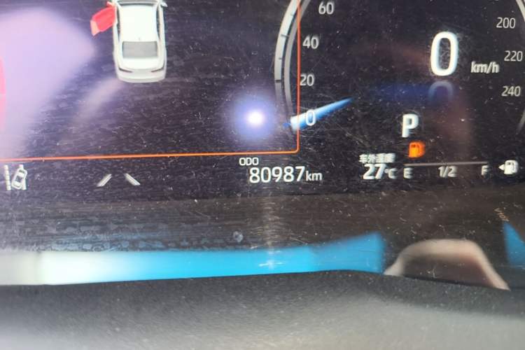 Used Toyota Camry 2021 2.5S Fēngshàng Edition Odometer Close Up