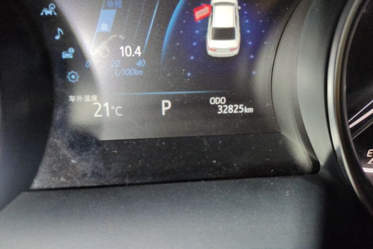 Used Toyota Camry 2021 2.0G Luxury Edition Odometer Close Up