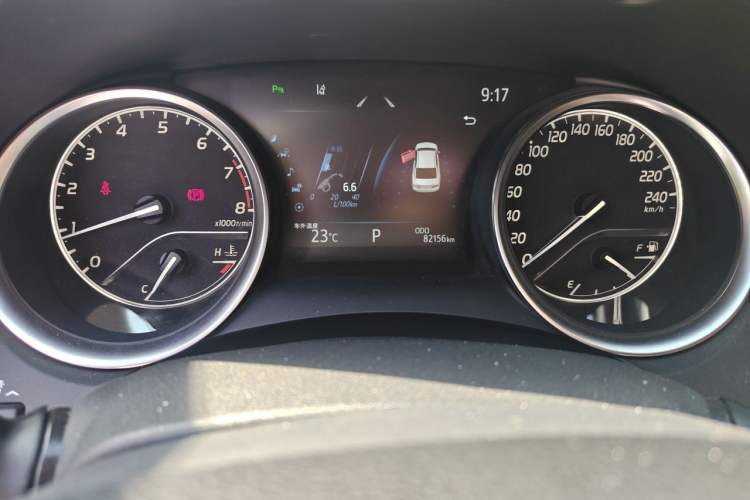 Used Toyota Camry 2021 2.0G Luxury Edition Odometer Close Up