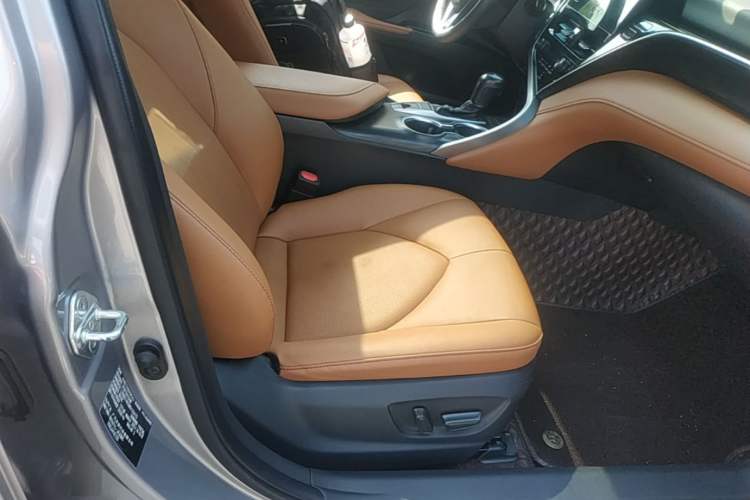 Used Toyota Camry 2021 2.0G Luxury Edition Right Front Seat