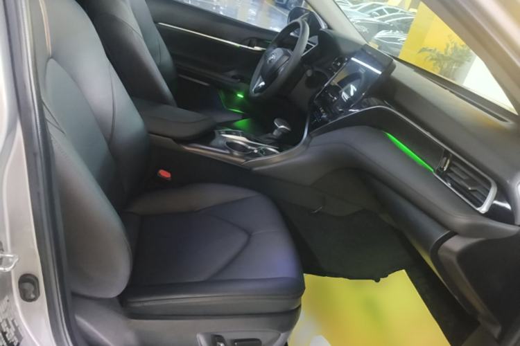 Used Toyota Camry 2021 2.5G Luxury Edition Right Front Seat