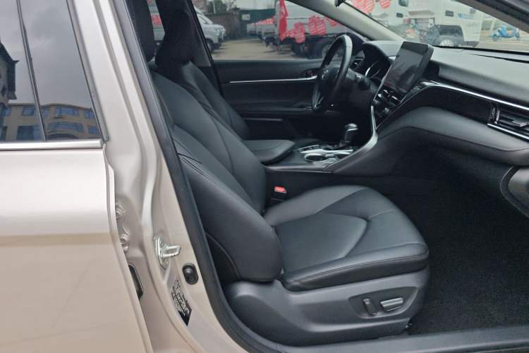 Used Toyota Camry 2021 2.0G Luxury Edition Right Front Seat