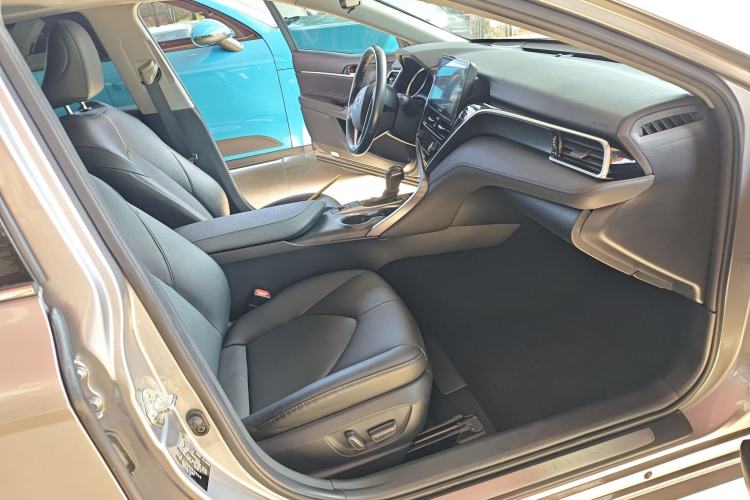 Used Toyota Camry 2021 2.0G Luxury Edition Right Front Seat