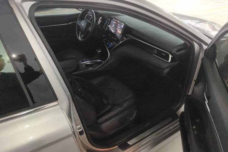 Used Toyota Camry 2021 2.0G Luxury Edition Right Front Seat