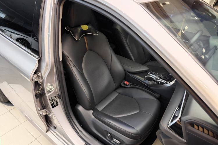 Used Toyota Camry 2021 2.0G Luxury Edition Right Front Seat
