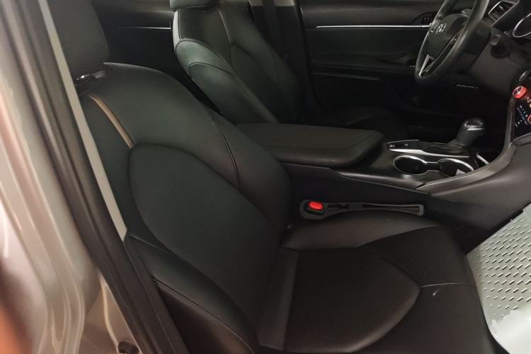Used Toyota Camry 2021 2.0G Luxury Edition Right Front Seat