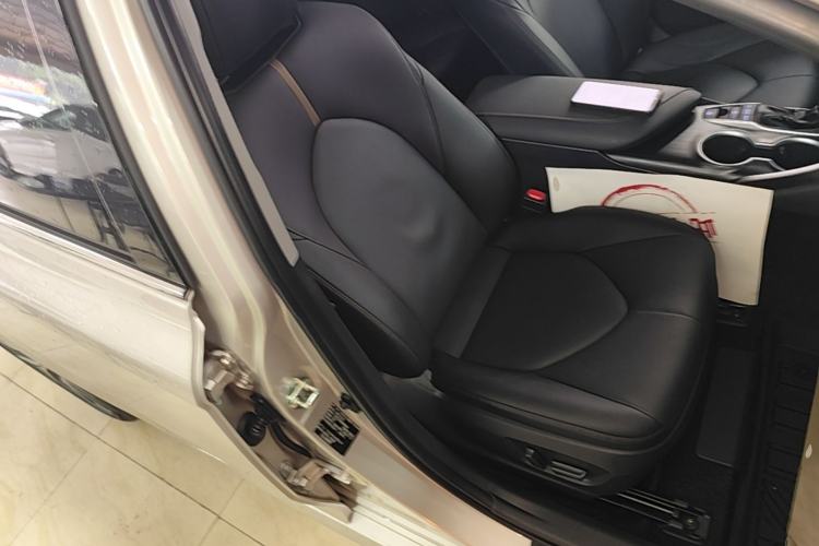 Used Toyota Camry 2021 2.5G Luxury Edition Right Front Seat