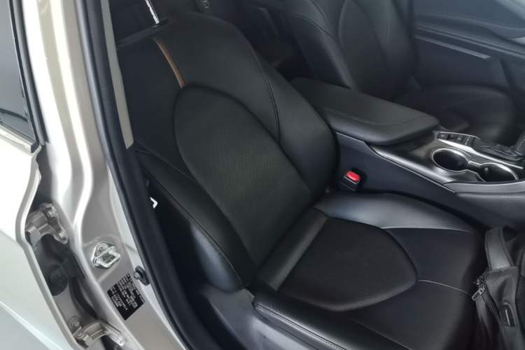 Used Toyota Camry 2021 2.5G Luxury Edition Right Front Seat