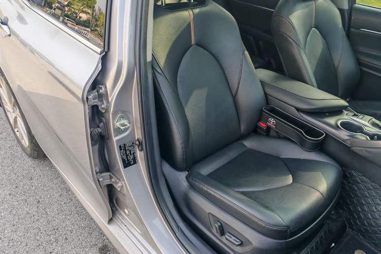 Used Toyota Camry 2021 2.0G Luxury Edition Right Front Seat