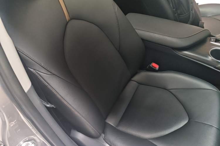 Used Toyota Camry 2021 2.0G Luxury Edition Right Front Seat