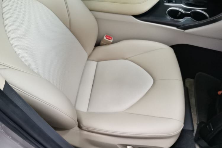 Used Toyota Camry 2021 2.0G Luxury Edition Right Front Seat
