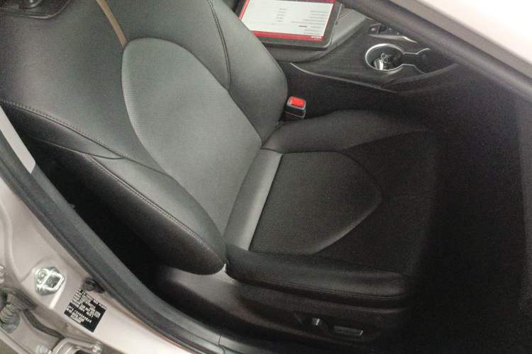 Used Toyota Camry 2021 2.5G Luxury Edition Right Front Seat