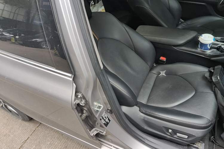 Used Toyota Camry 2021 2.5G Luxury Edition Right Front Seat