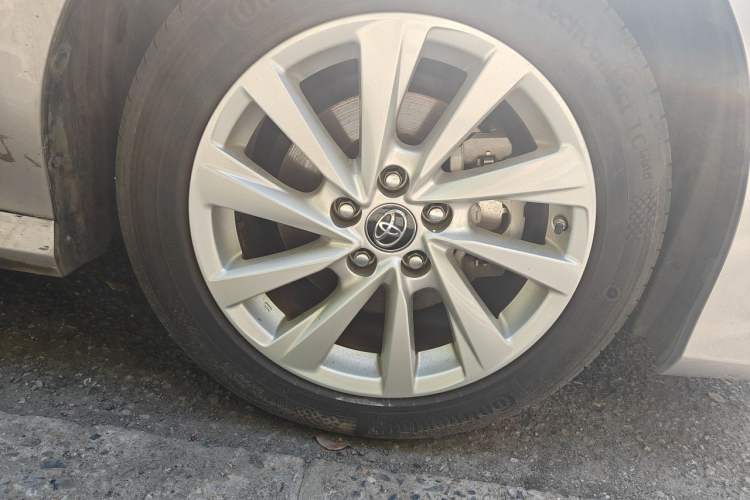 Used Toyota Camry 2021 2.0G Luxury Edition Right Front Wheel Hub