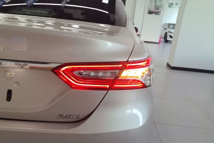 Used Toyota Camry 2021 2.5G Luxury Edition Right Rear Taillight