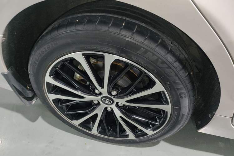 Used Toyota Camry 2021 2.5G Luxury Edition Right Rear Wheel Hub