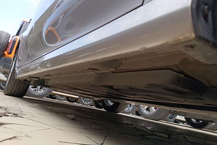 Used Toyota Camry 2021 2.0G Luxury Edition Right Side Sill