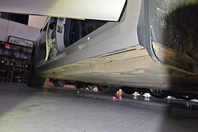 Used Toyota Camry 2021 2.5G Luxury Edition Right Side Sill