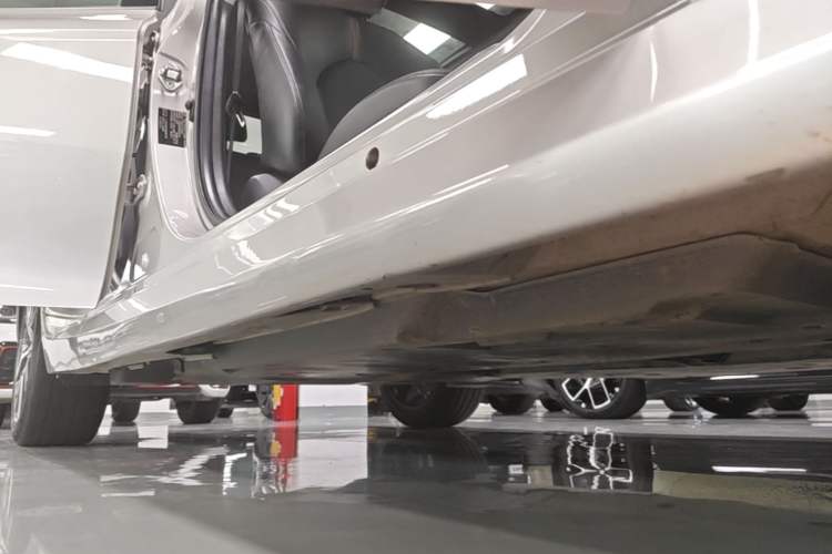 Used Toyota Camry 2021 Dual-Motor 2.5HG Luxury Edition Right Side Sill