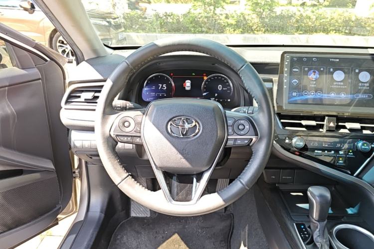 Used Toyota Camry 2021 2.5G Luxury Edition Steering Wheel