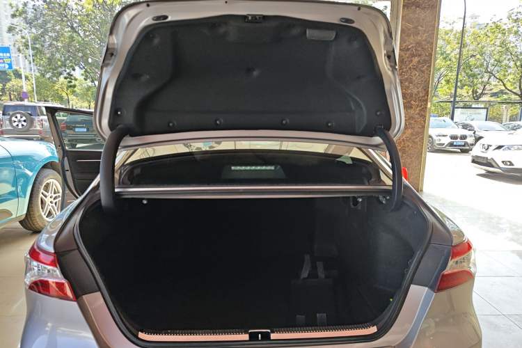 Used Toyota Camry 2021 2.0G Luxury Edition Trunk