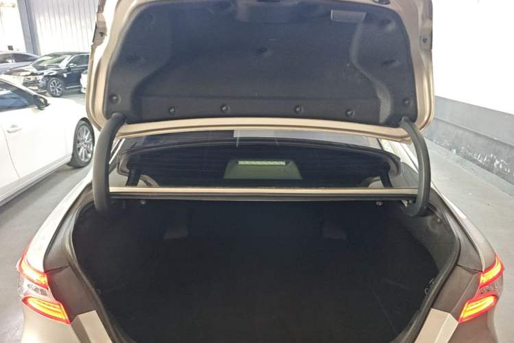 Used Toyota Camry 2021 2.5G Luxury Edition Trunk