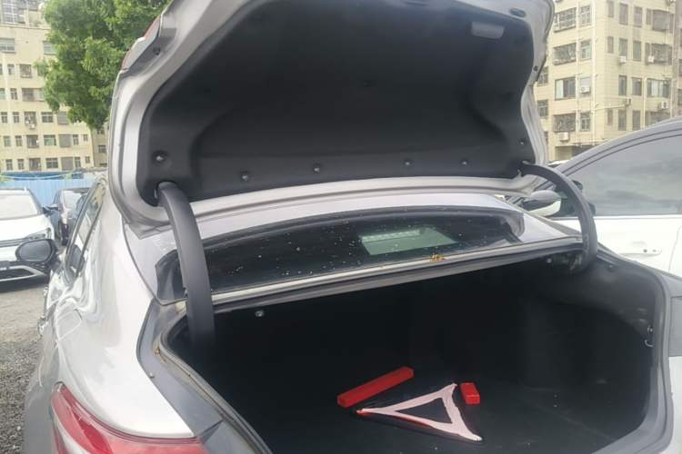 Used Toyota Camry 2021 2.0G Luxury Edition Trunk