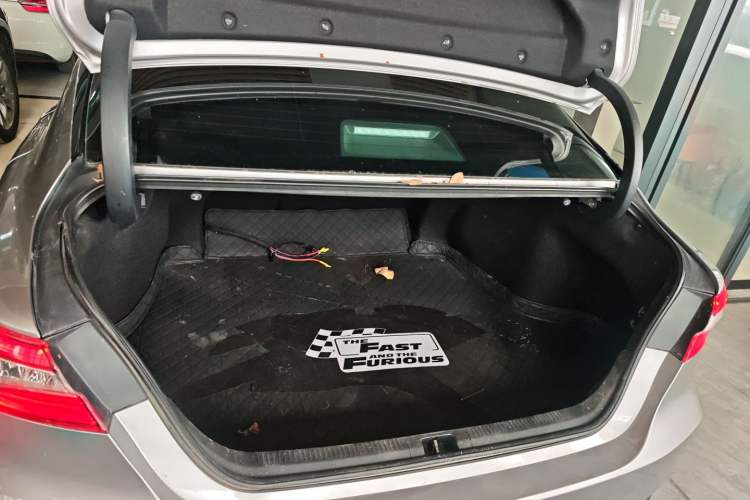 Used Toyota Camry 2021 2.0G Luxury Edition Trunk