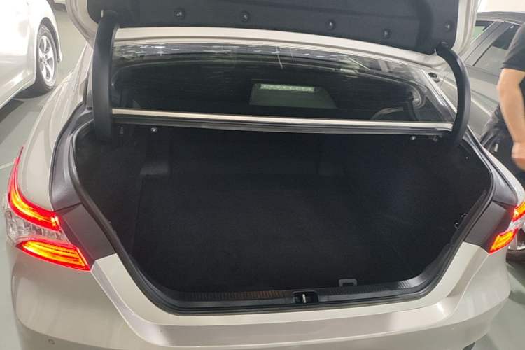 Used Toyota Camry 2021 2.5G Luxury Edition Trunk