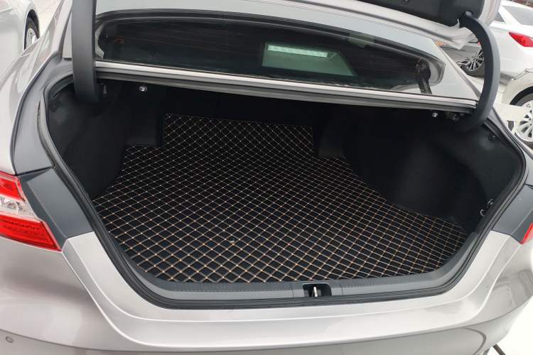 Used Toyota Camry 2021 2.0G Luxury Edition Trunk