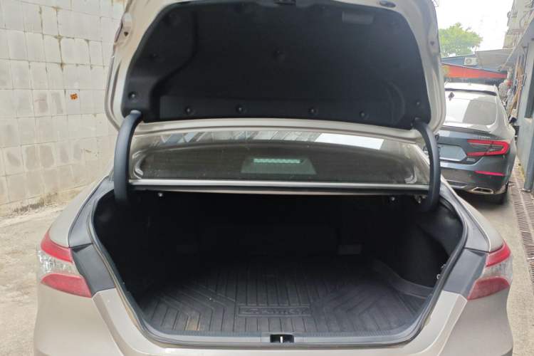 Used Toyota Camry 2021 2.5G Luxury Edition Trunk