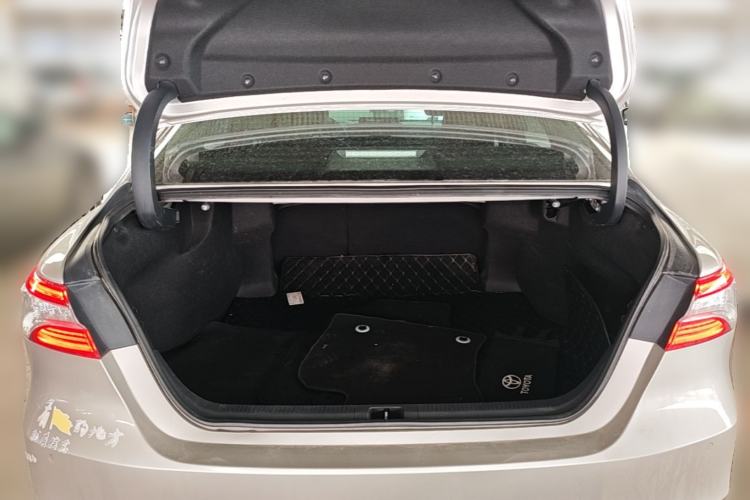 Used Toyota Camry 2021 2.0G Luxury Edition Trunk